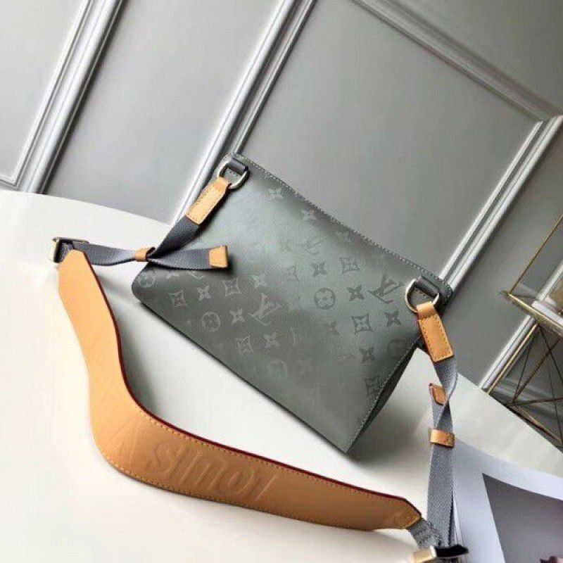 Messenger PM Monogram Titanium M43889