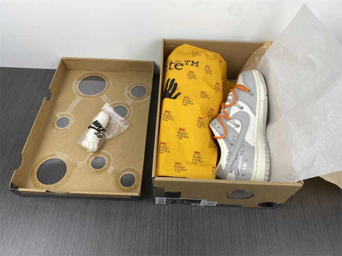 Off-White x Dunk Low ‘Lot 44 of 50’ DM1602-104