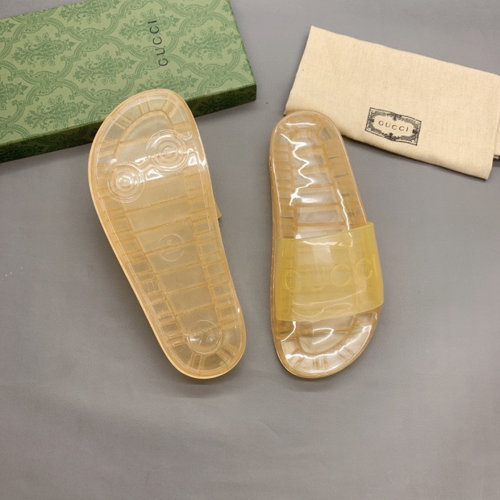 G*u*i slippers