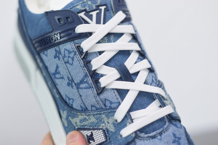 B00B7 Loui Vuitto FRONTROW SNEAKER LOW