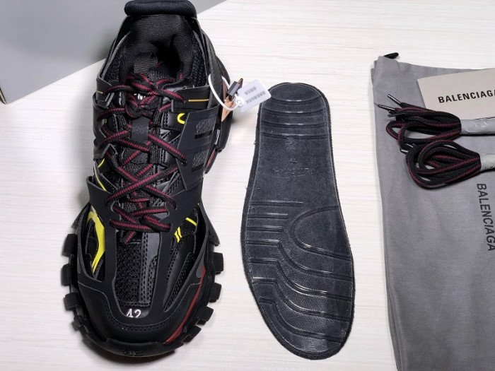BLCG TRACK TRAINER ‘BLACK BORDEAUX’ 542023 W1GB1 6162
