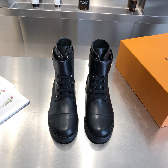 LOUS VUITO WONDERLAND FLAT RANGER BOOTS