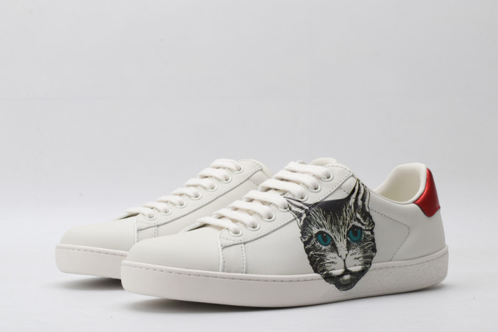 G*u*i low-top sneaker