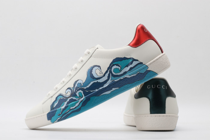 G*u*i low-top sneaker