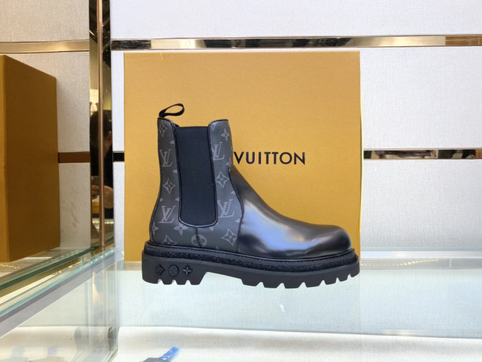 LOUS VUITO BOOTS