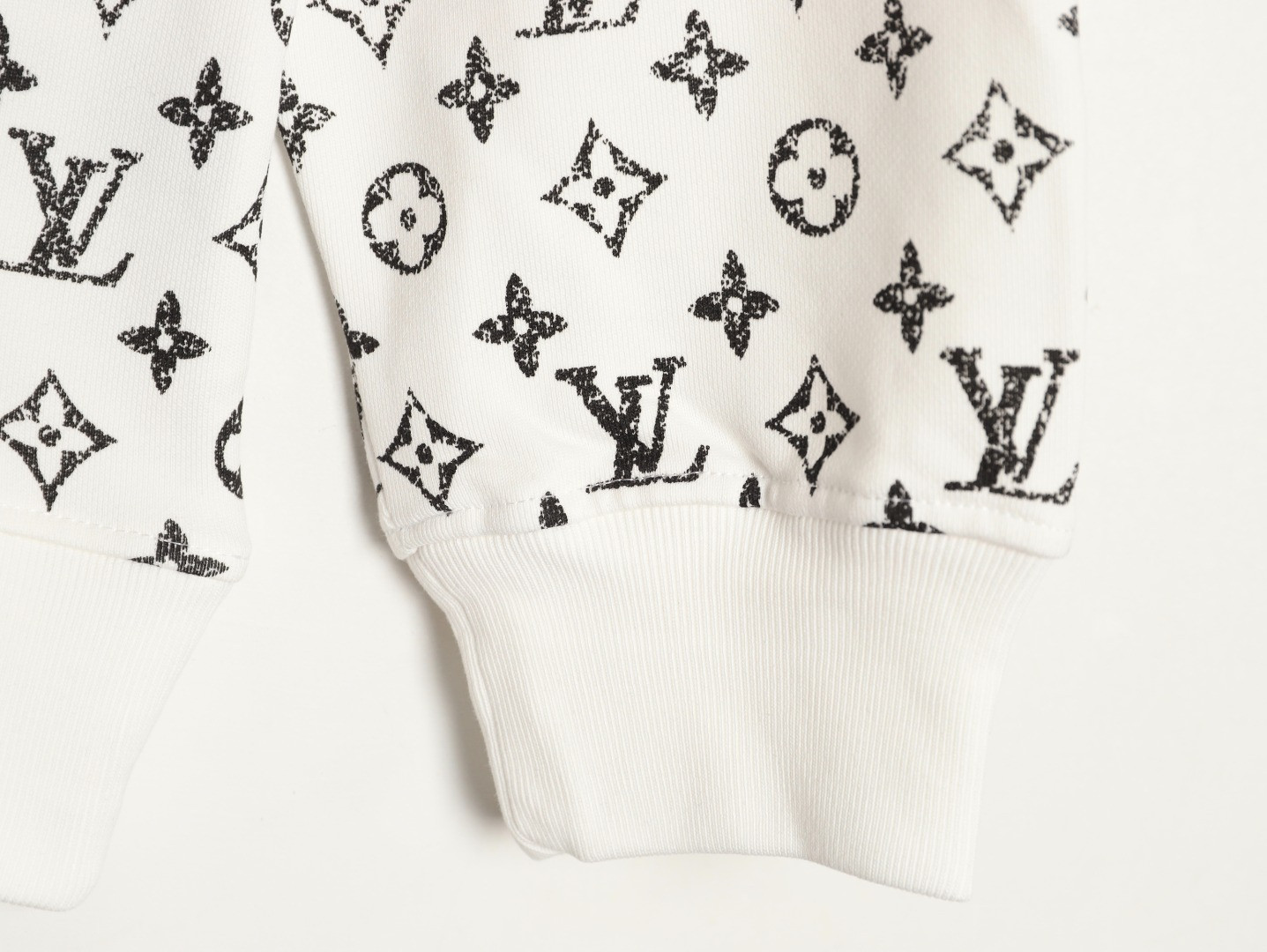 L0vis Vvtt0n LV Hoodies