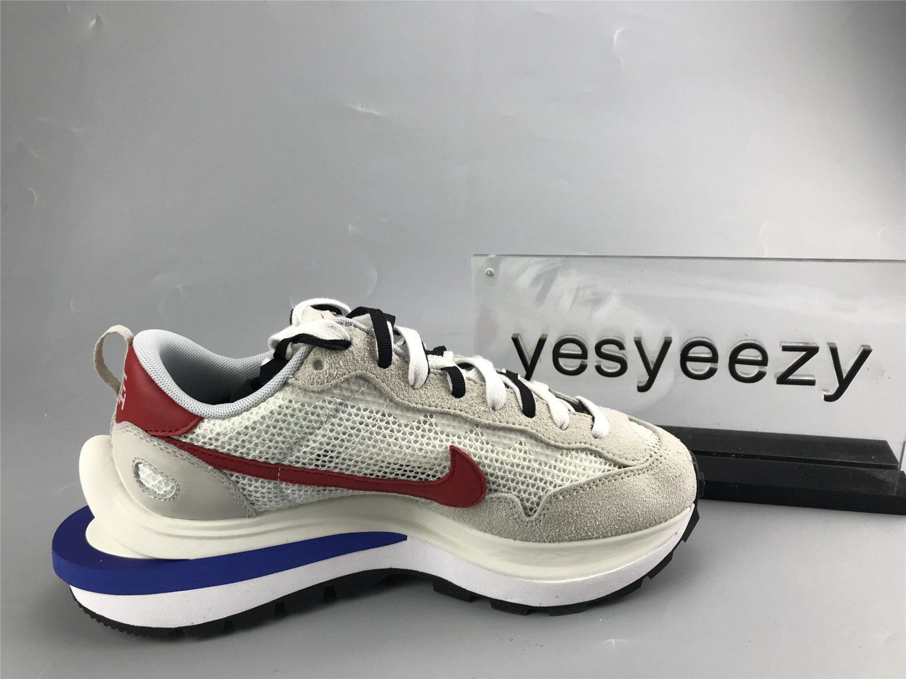 UA NIKE SACAI X VAPORWAFFLE 