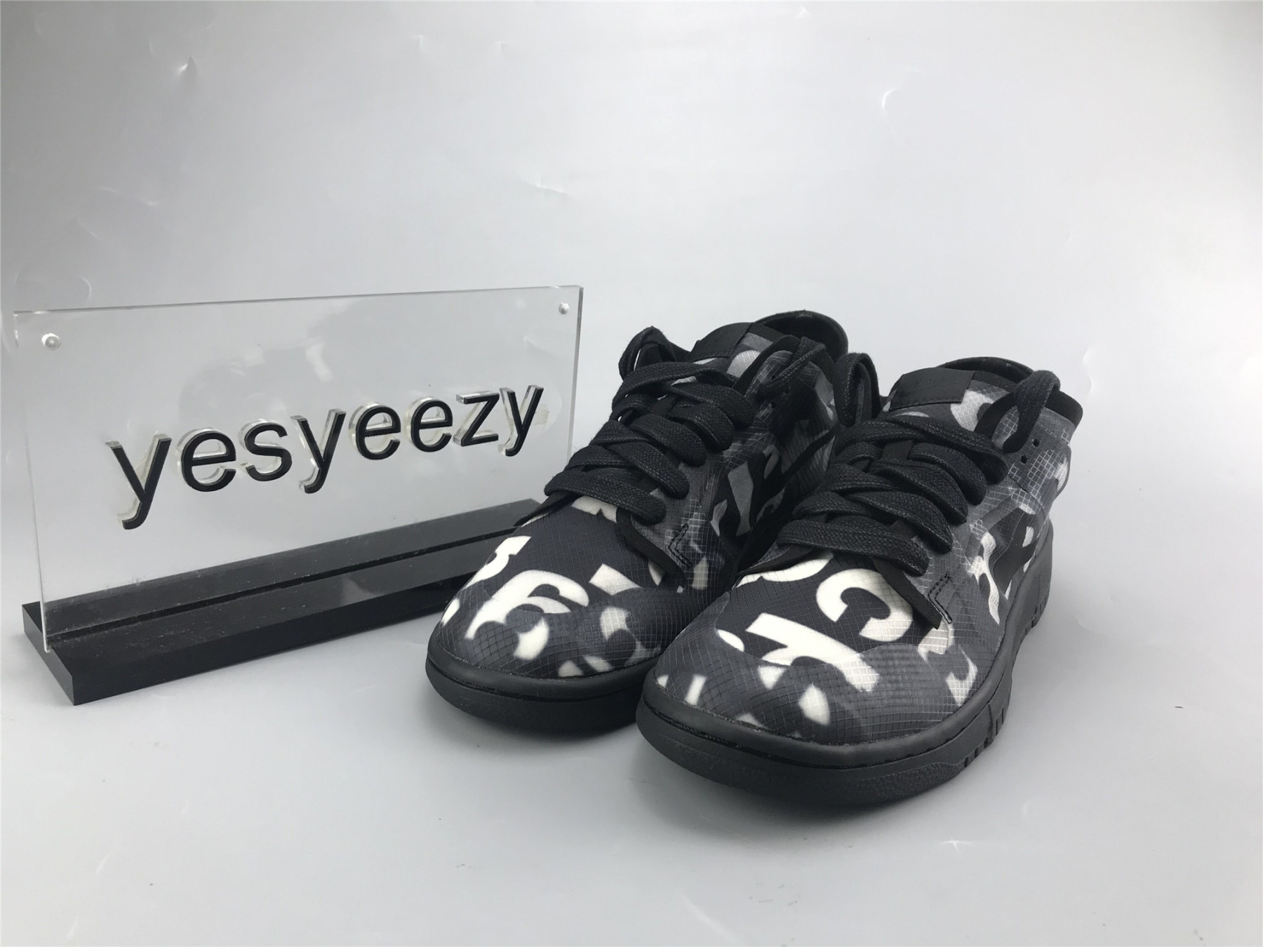 UA NIKE COMME DES GARÃ‡ONS X DUNK LOW 