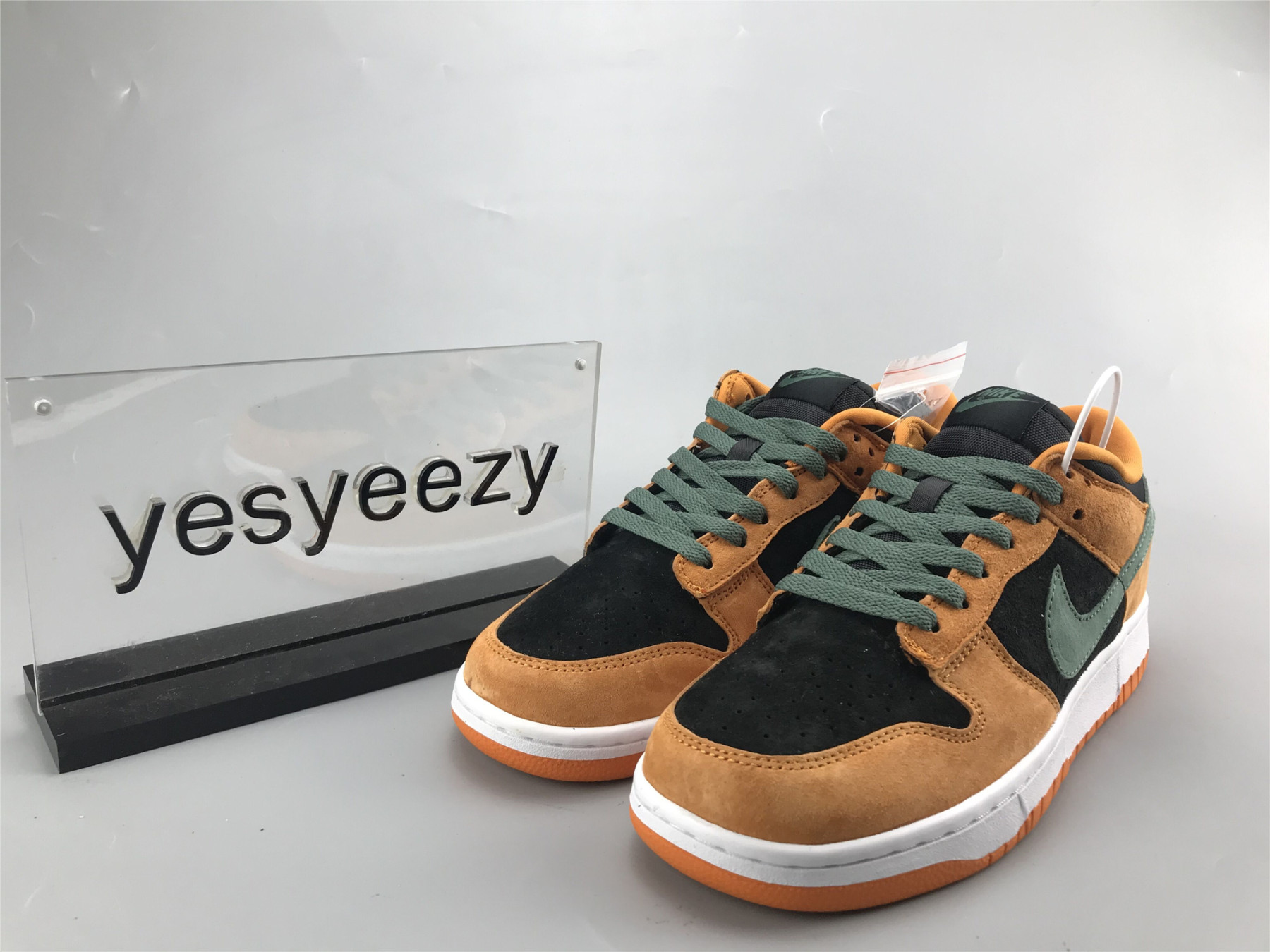 UA NIKE DUNK LOW SP RETRO 2020 
