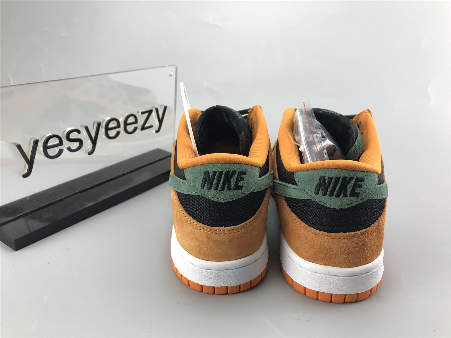 UA NIKE DUNK LOW SP RETRO 2020 