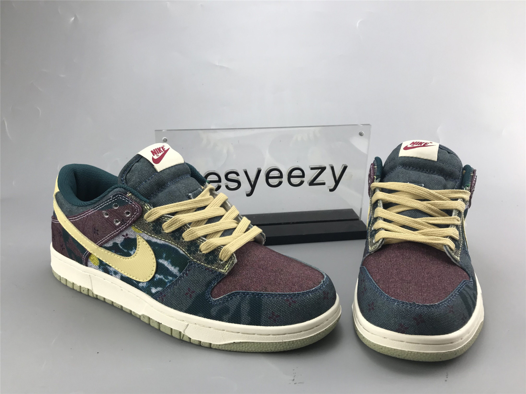 UA NIKE DUNK LOW 