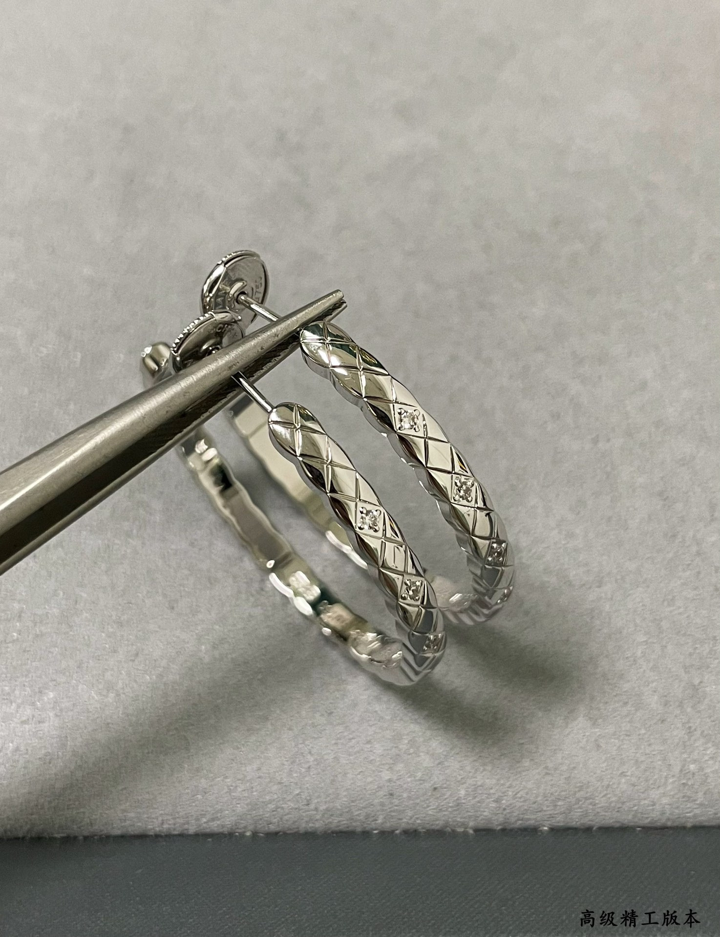 Ch**el Large D1am0nd-shaped D1am0nd drill Earrings