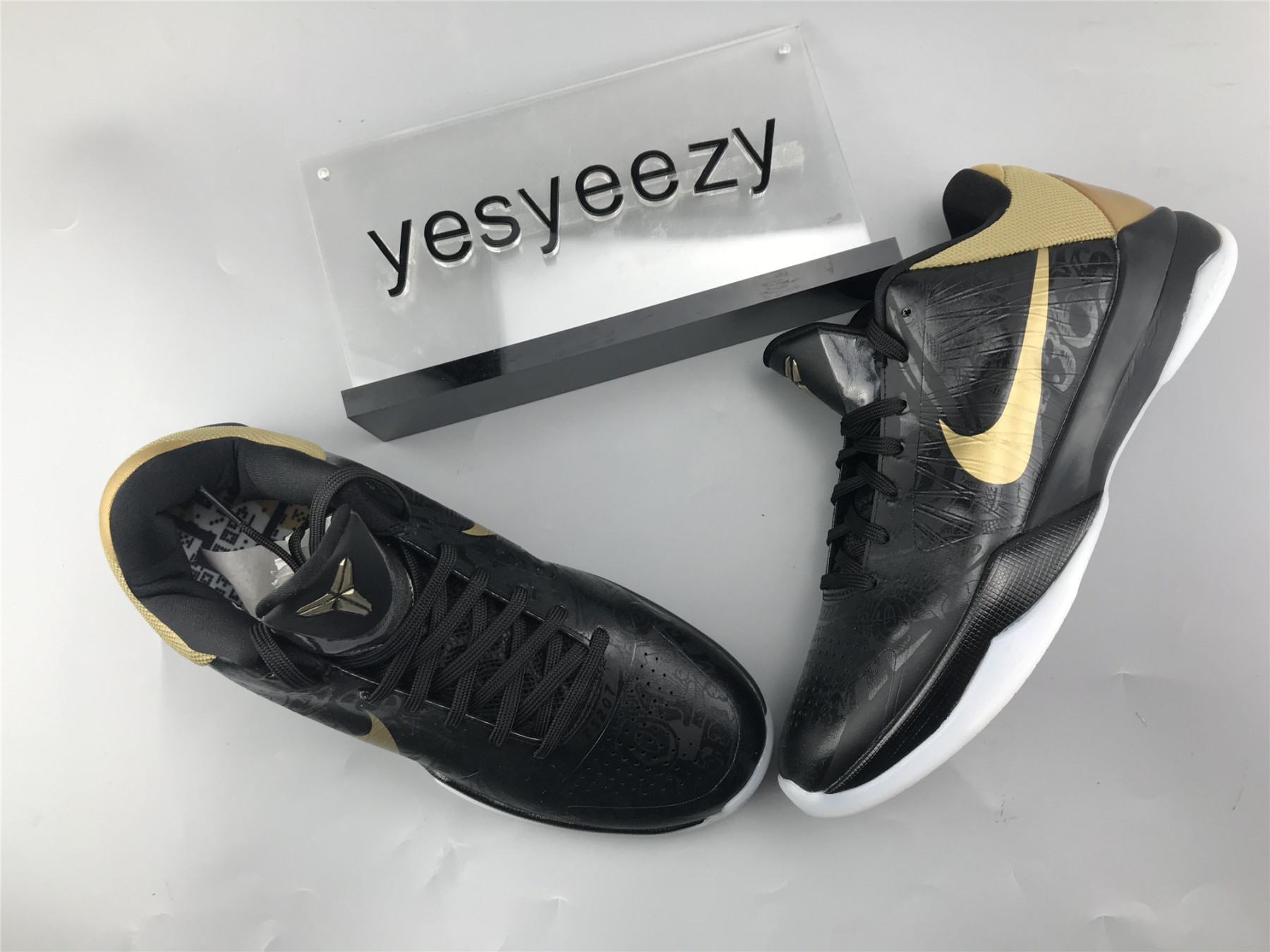 UA NIKE ZOOM KOBE 5 