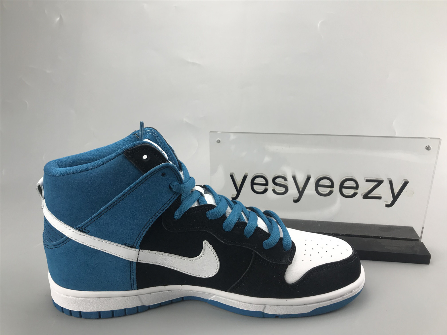 UA NIKE DUNK HIGH PRO SB 