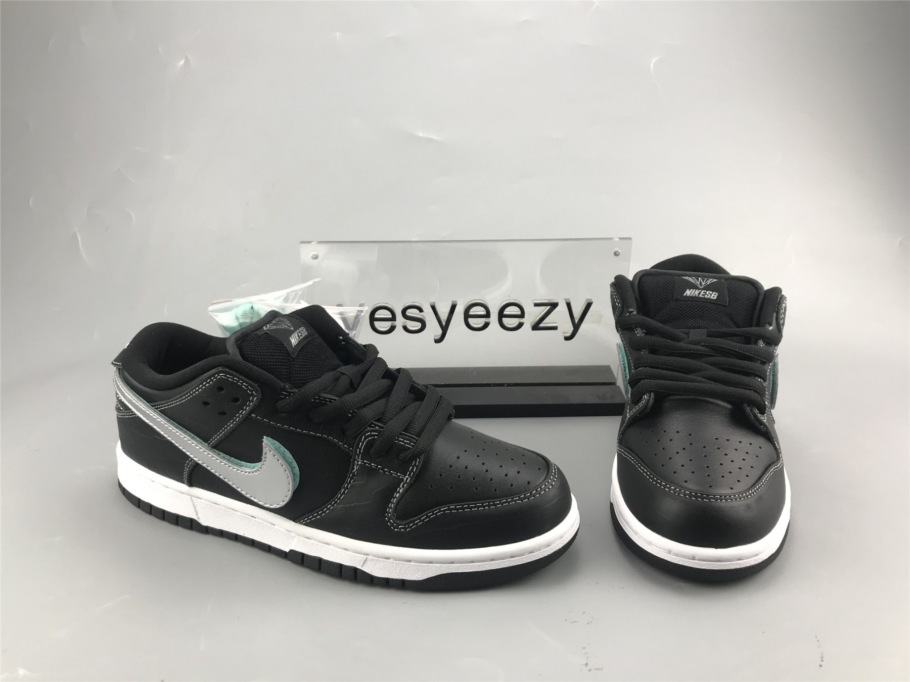 UA NIKE D1am0nd S*pPLY CO. X DUNK LOW PRO SB 