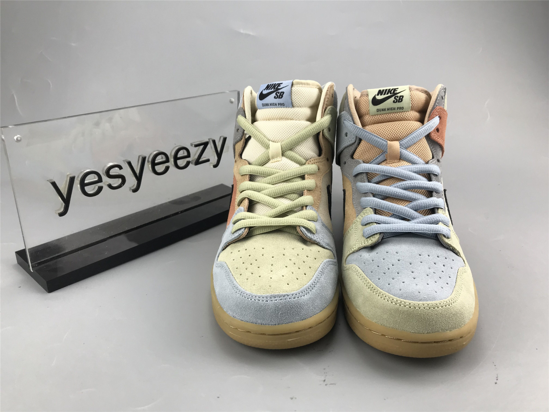 UA NIKE DUNK HIGH SB SPECTRUM
