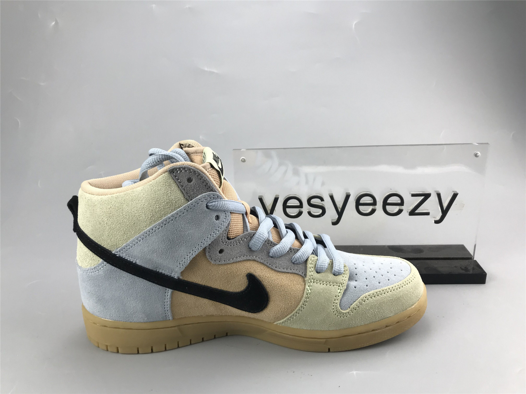 UA NIKE DUNK HIGH SB SPECTRUM