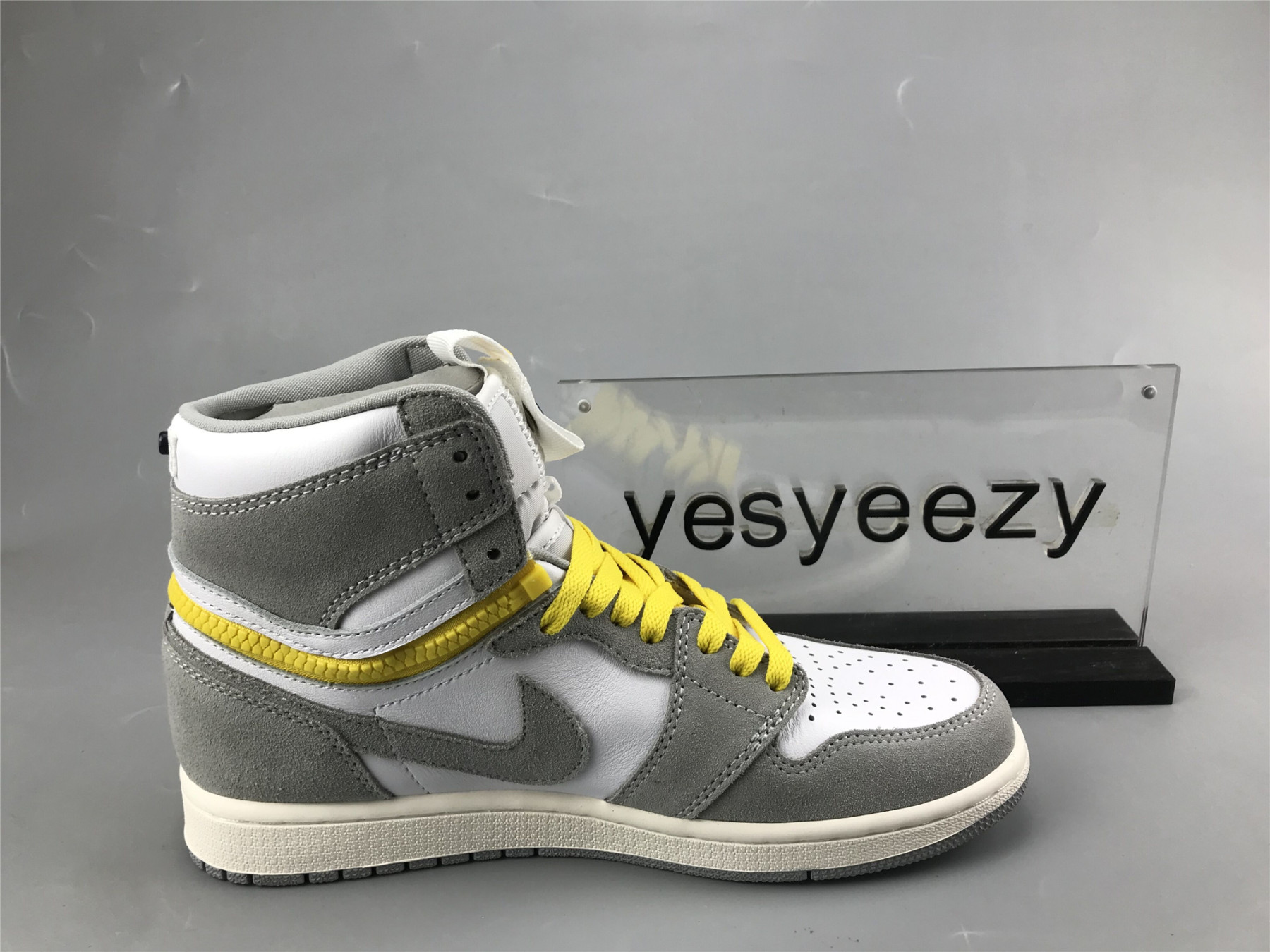 UA AIR JORDAN 1 HIGH SWITCH 