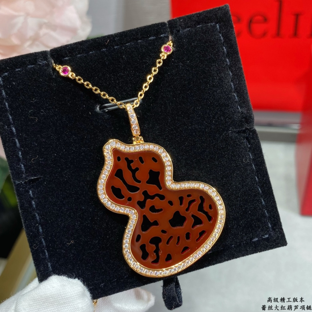 Qeelin Large Hollow Gourd Necklace