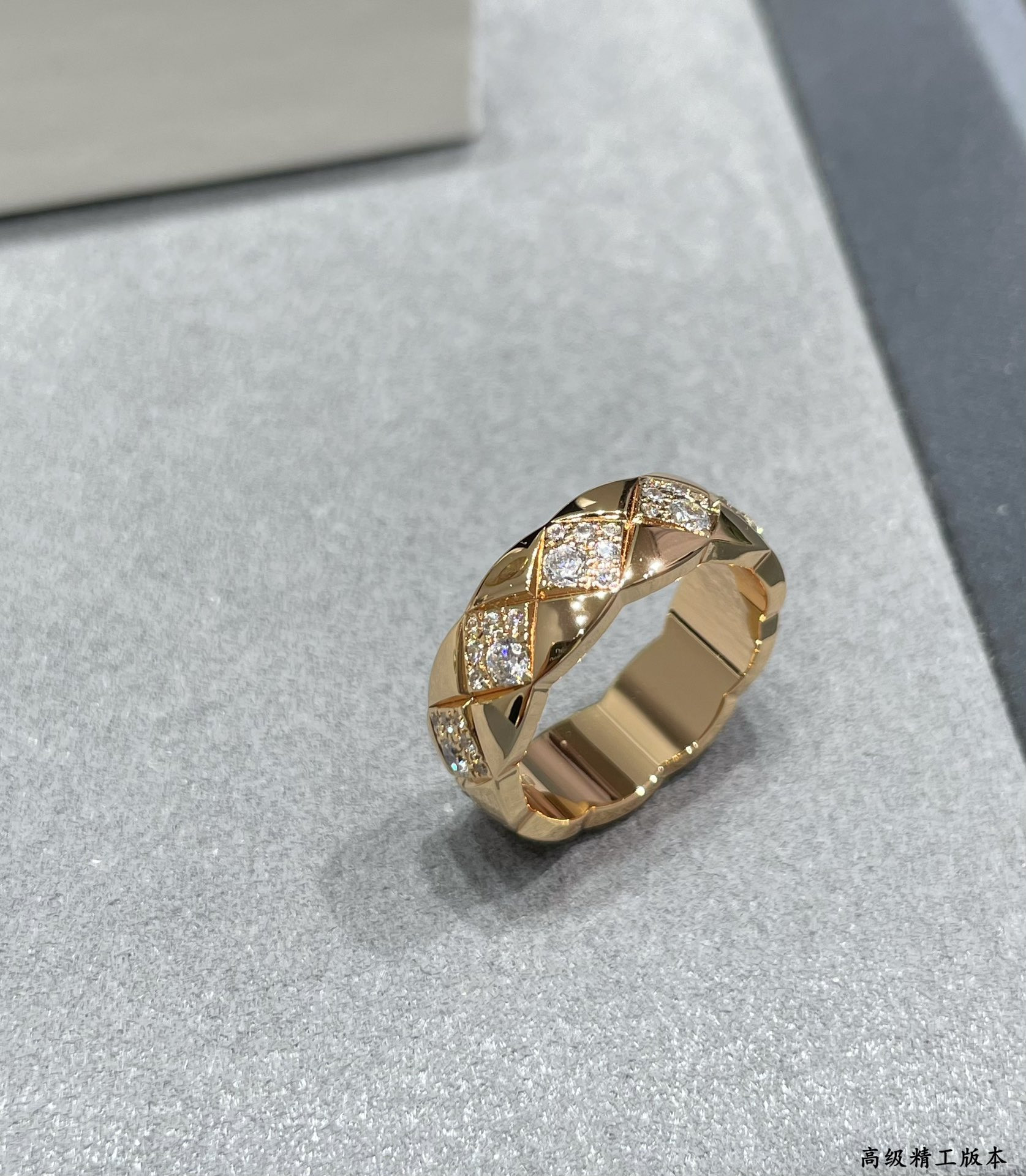 Ch**el Wide D1am0nd square Ring