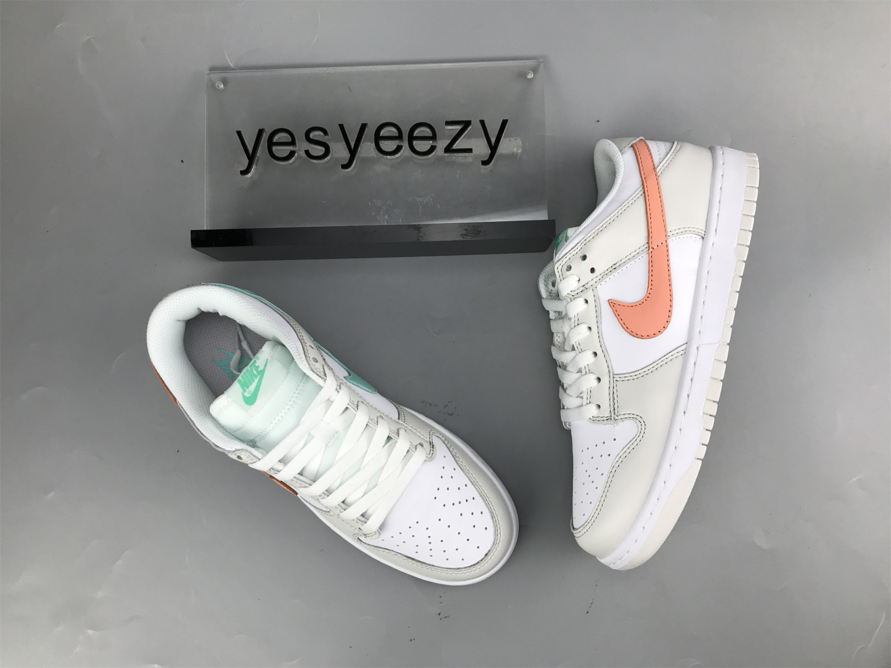 UA NIKE DUNK LOW GS 