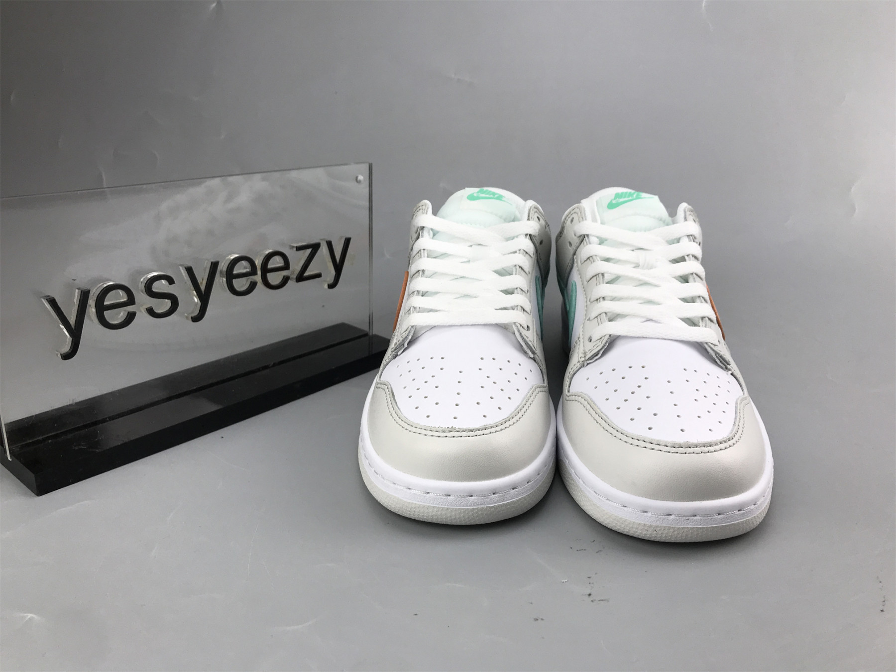 UA NIKE DUNK LOW GS 