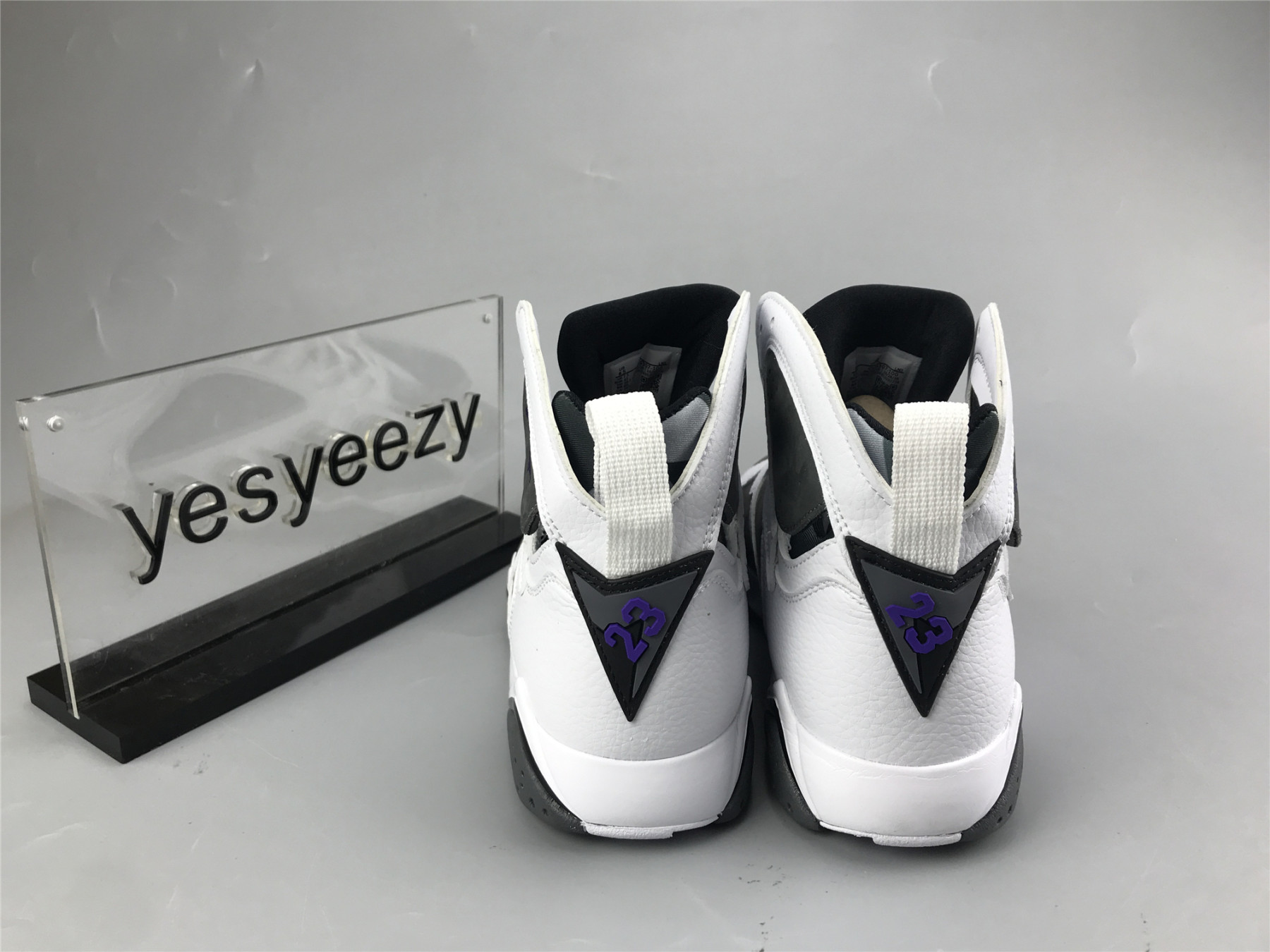 UA AIR JORDAN 7 RETRO 
