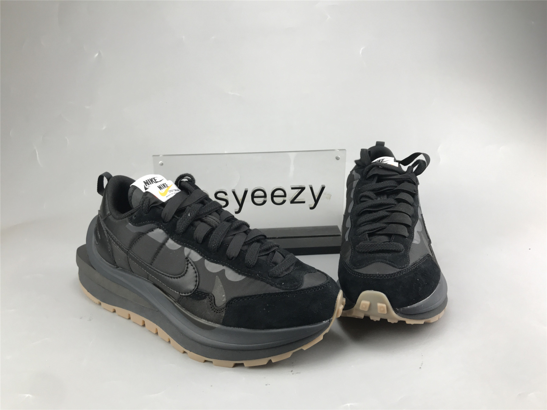 UA NIKE SACAI X VAPORWAFFLE 