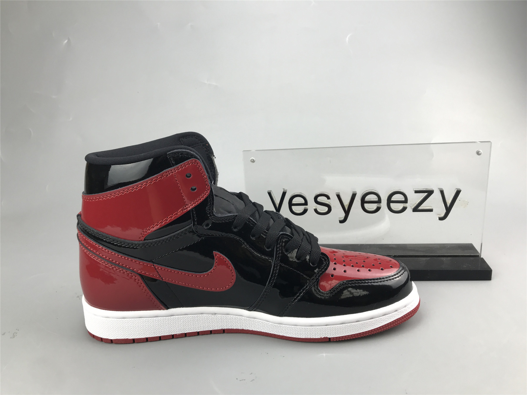 UA AIR JORDAN 1 RETRO HIGH OG PATENT 
