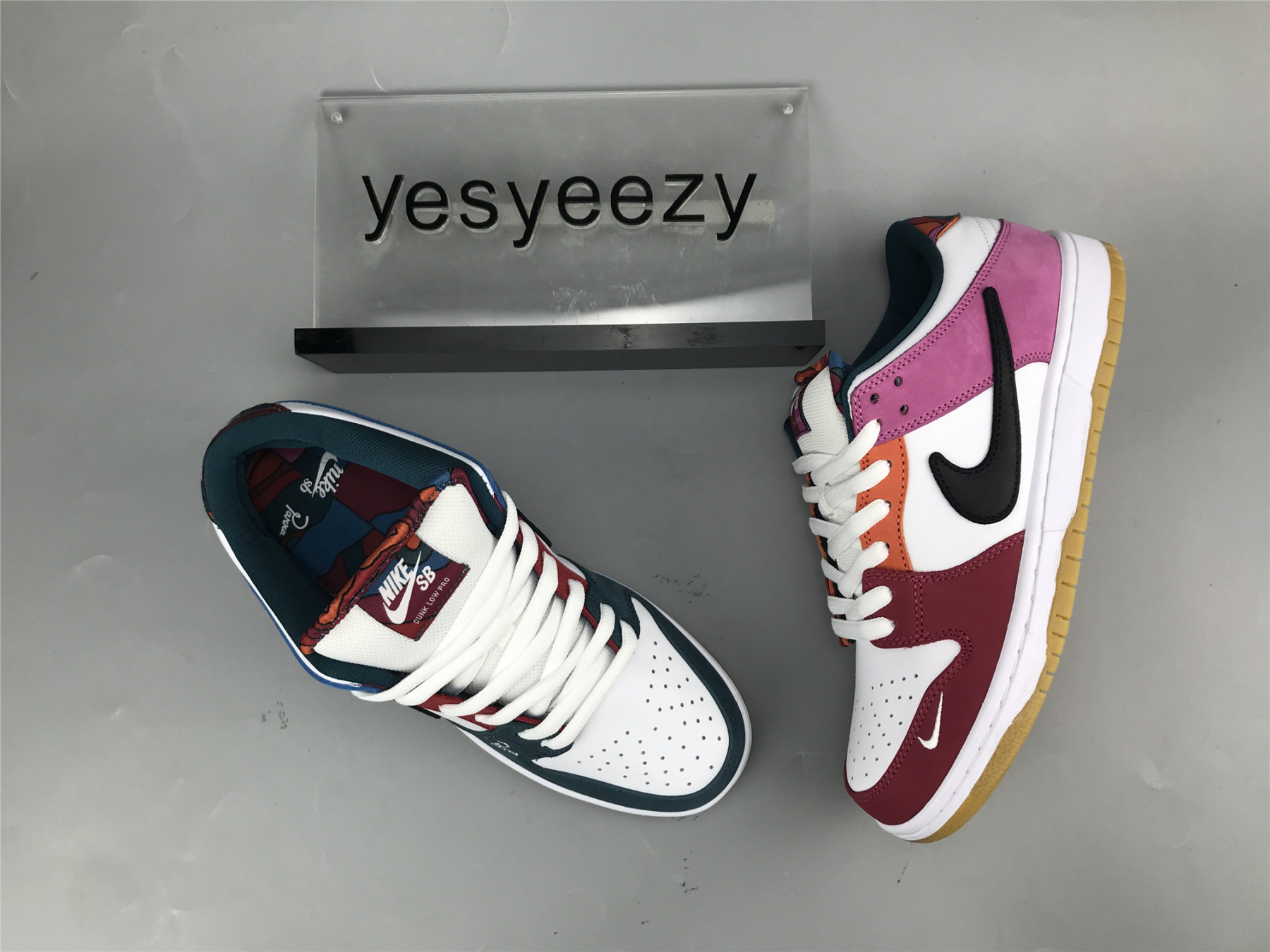 UA PARRA NIKE SB DUNK LOW 2021