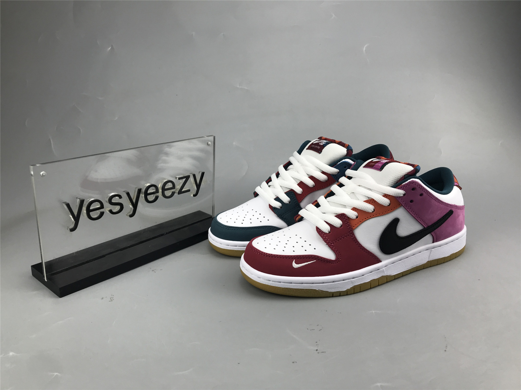 UA PARRA NIKE SB DUNK LOW 2021