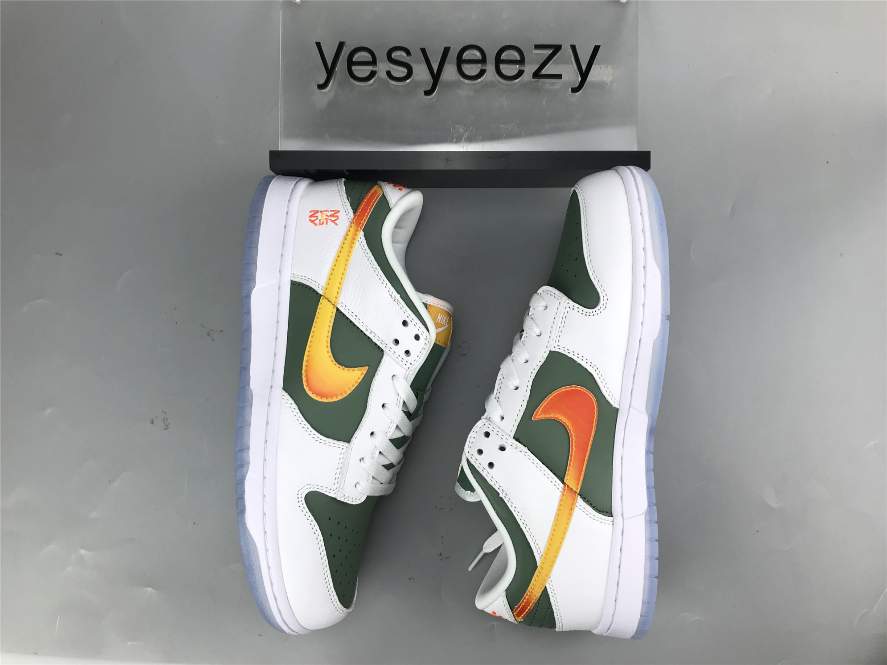 UA NIKE DUNK LOW 