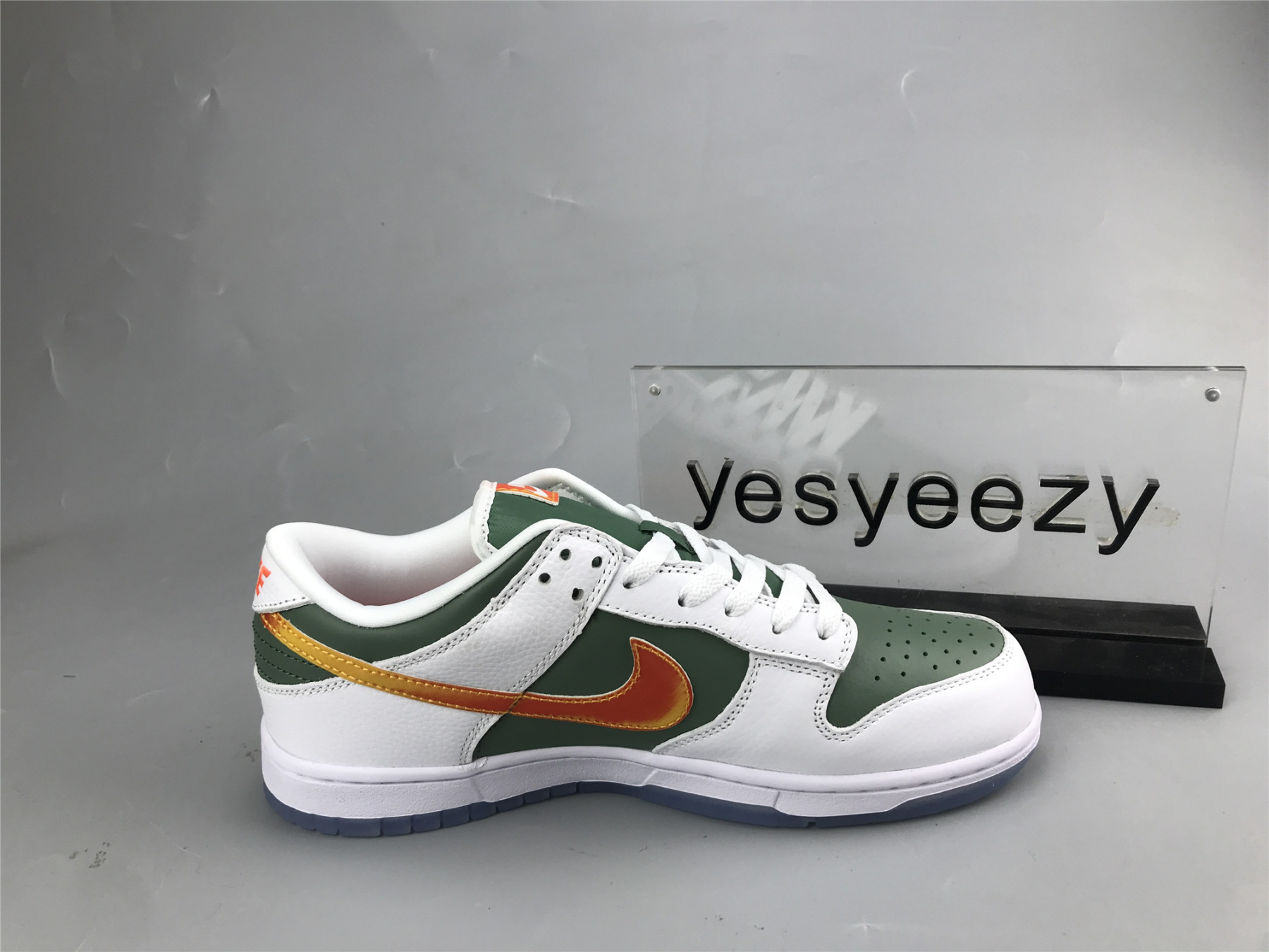 UA NIKE DUNK LOW 