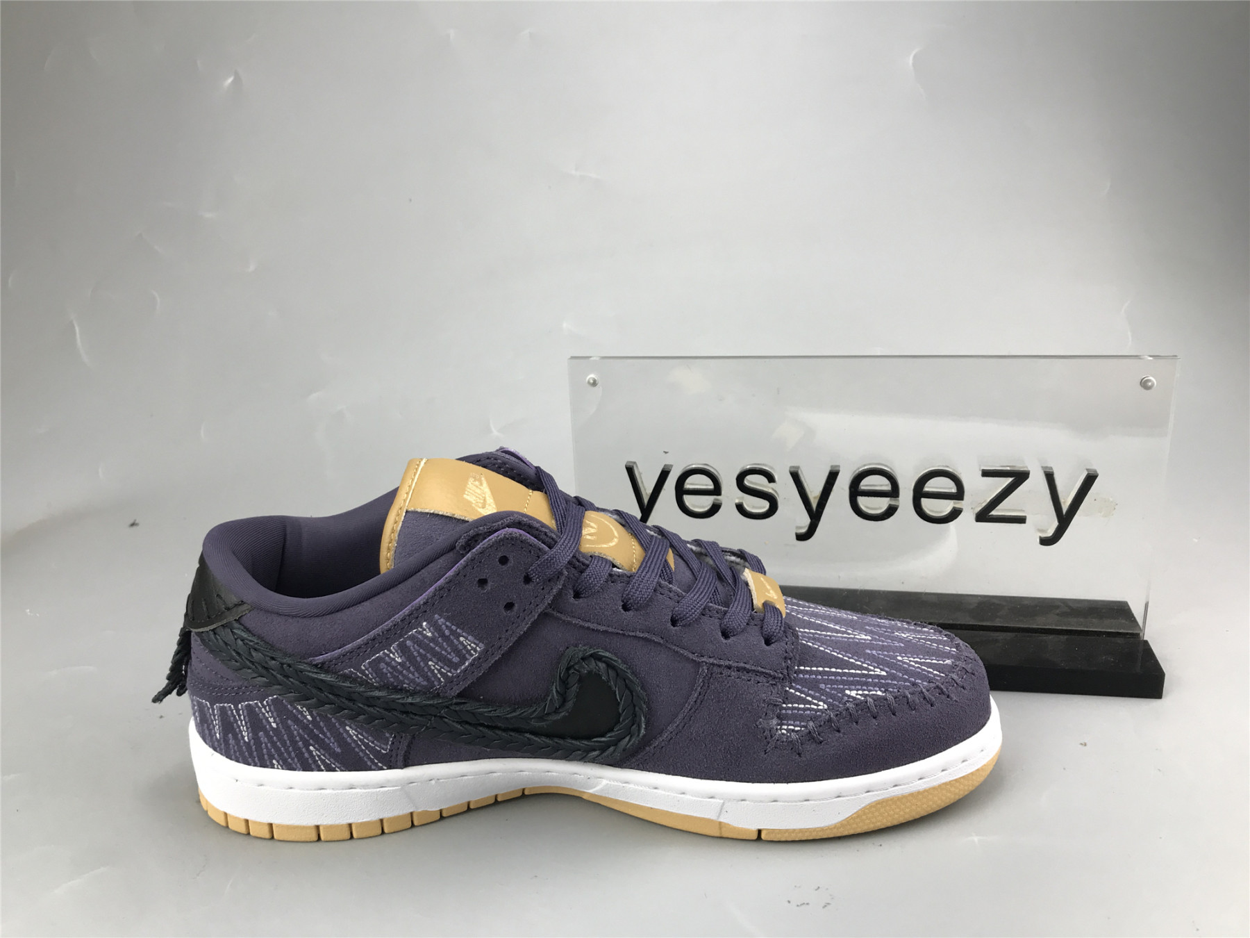 UA NIKE DUNK LOW 