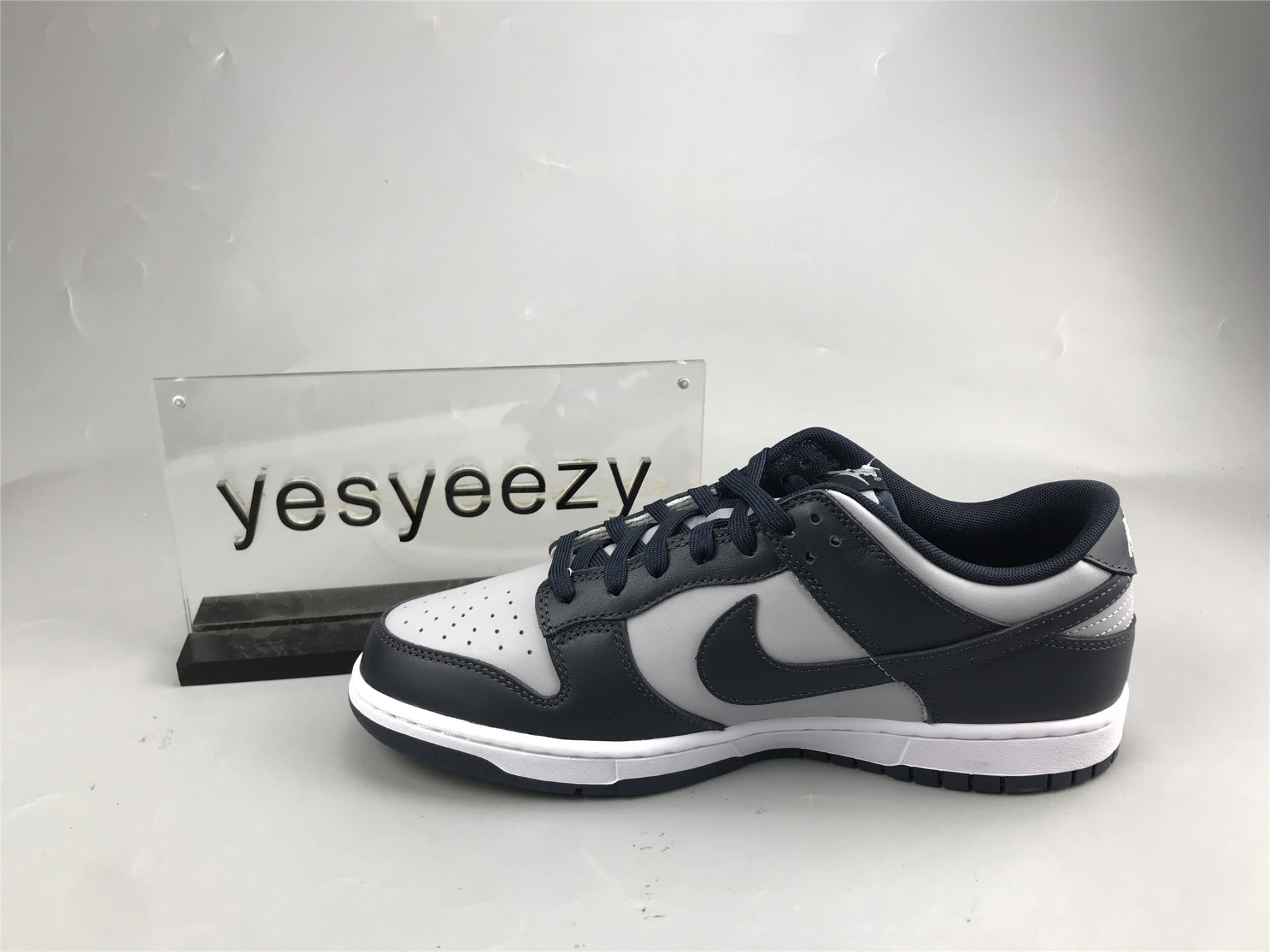 UA NIKE DUNK LOW 