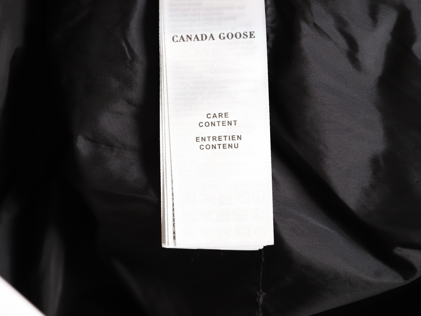 Can*a G00se Short Puffer jacket