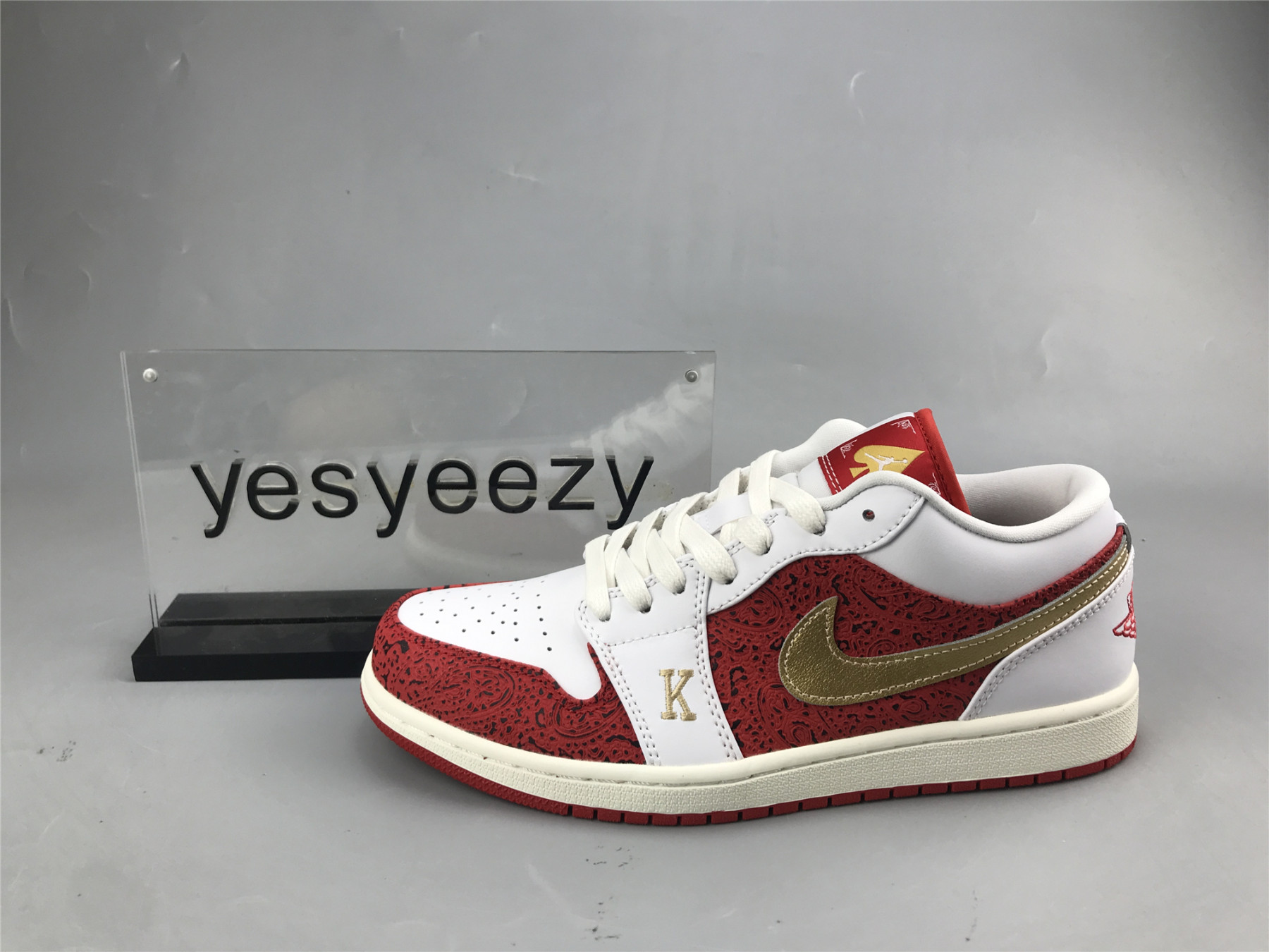 UA AIR JORDAN 1 LOW SE 