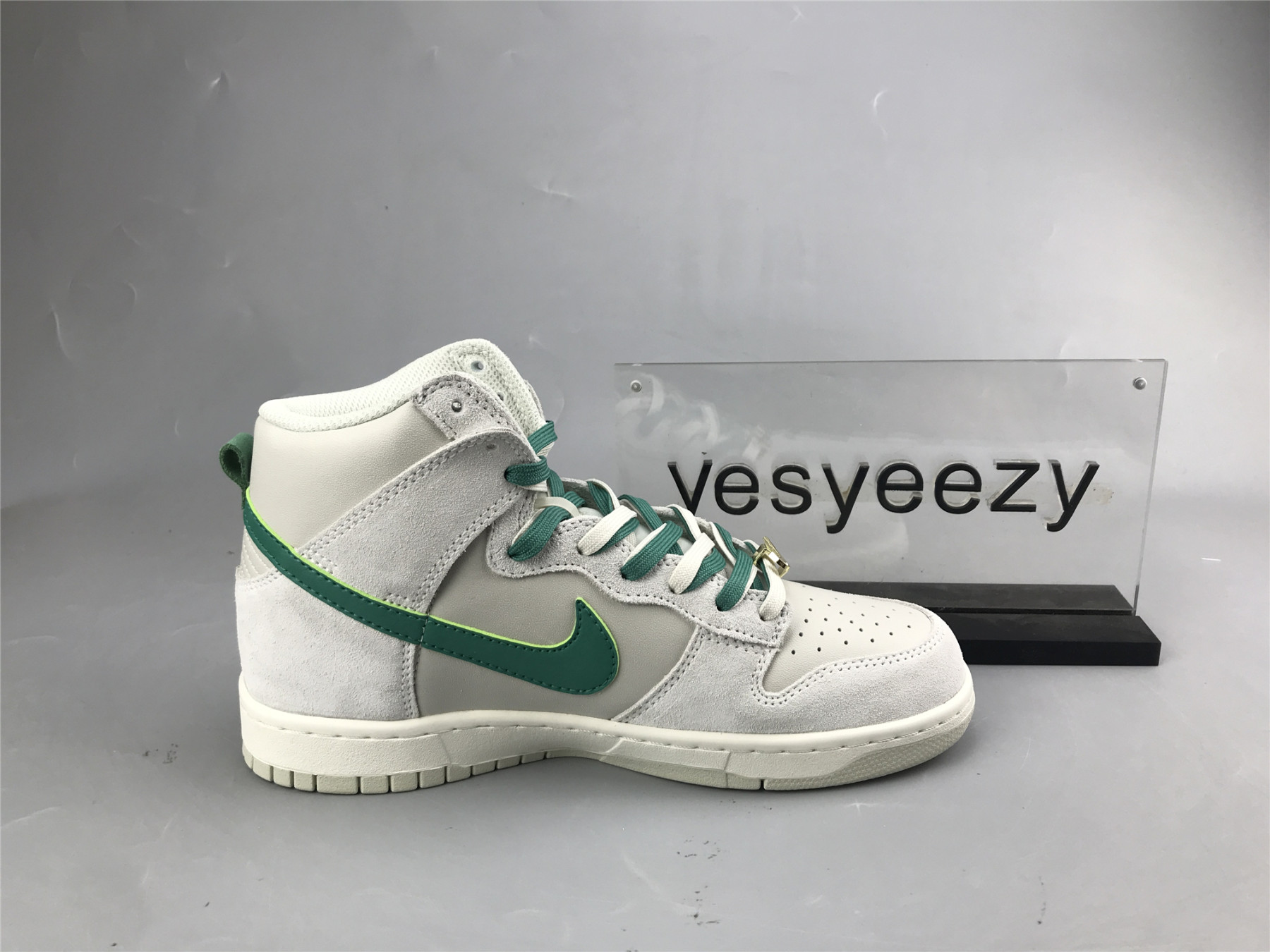 UA NIKE DUNK HIGH SE 