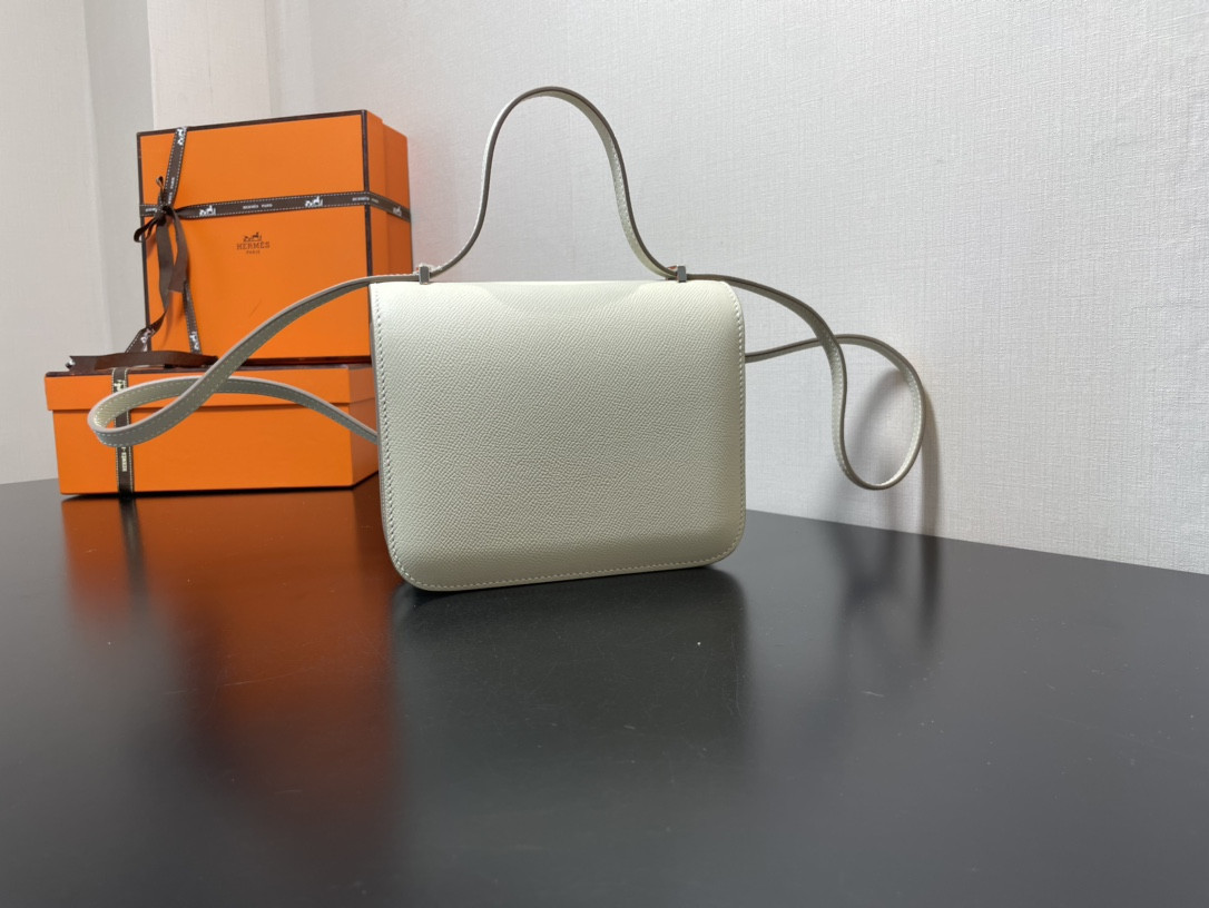 H**me5 Constance 24 White Epsom leather silver hardware 9.4"x5.9"x3"