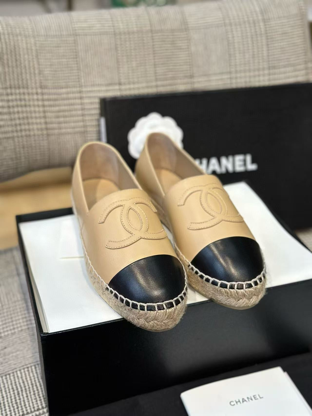 UA Ch**el ESPADRILLES
