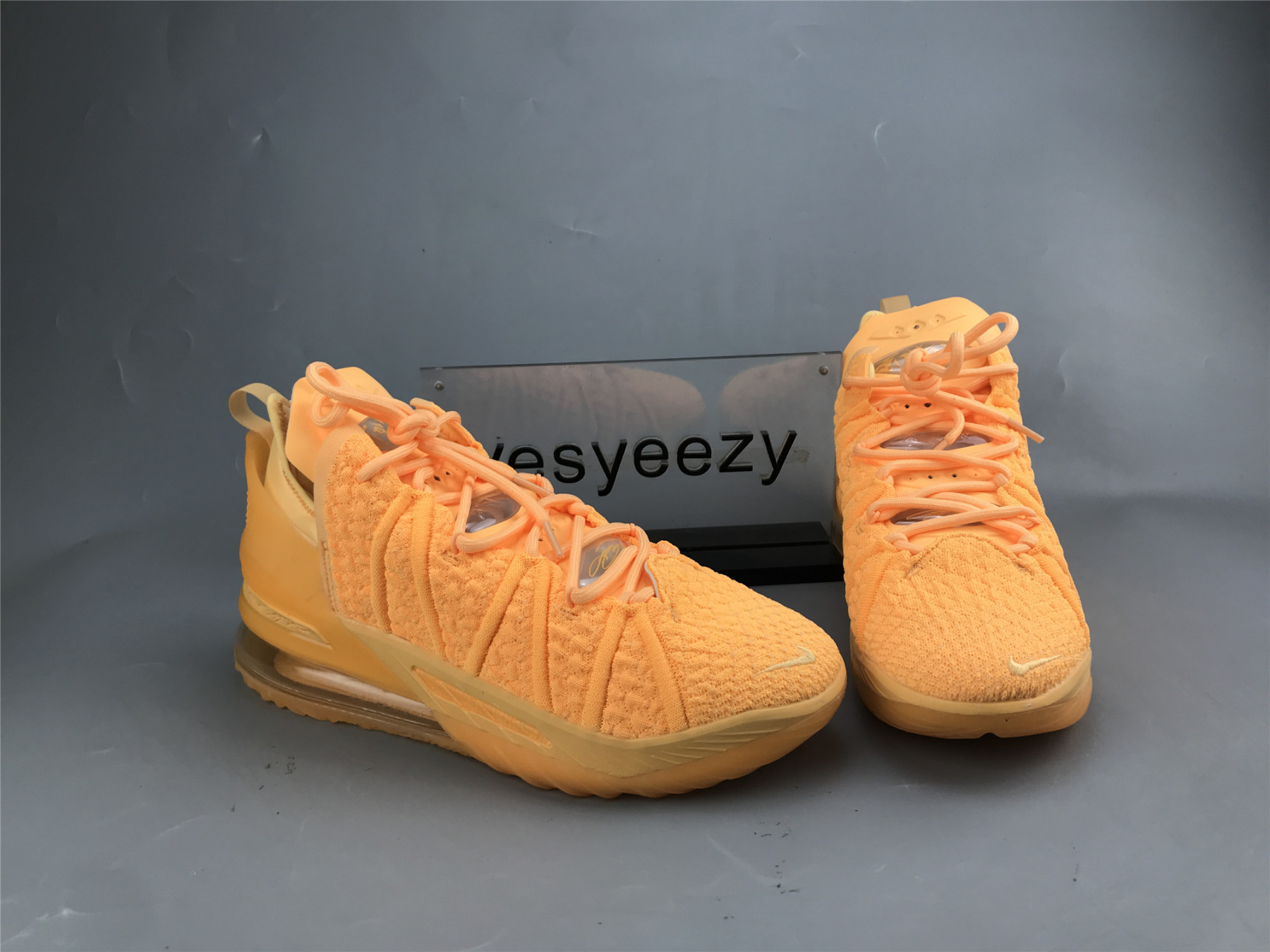 UA NIKE LEBRON 18 EP 