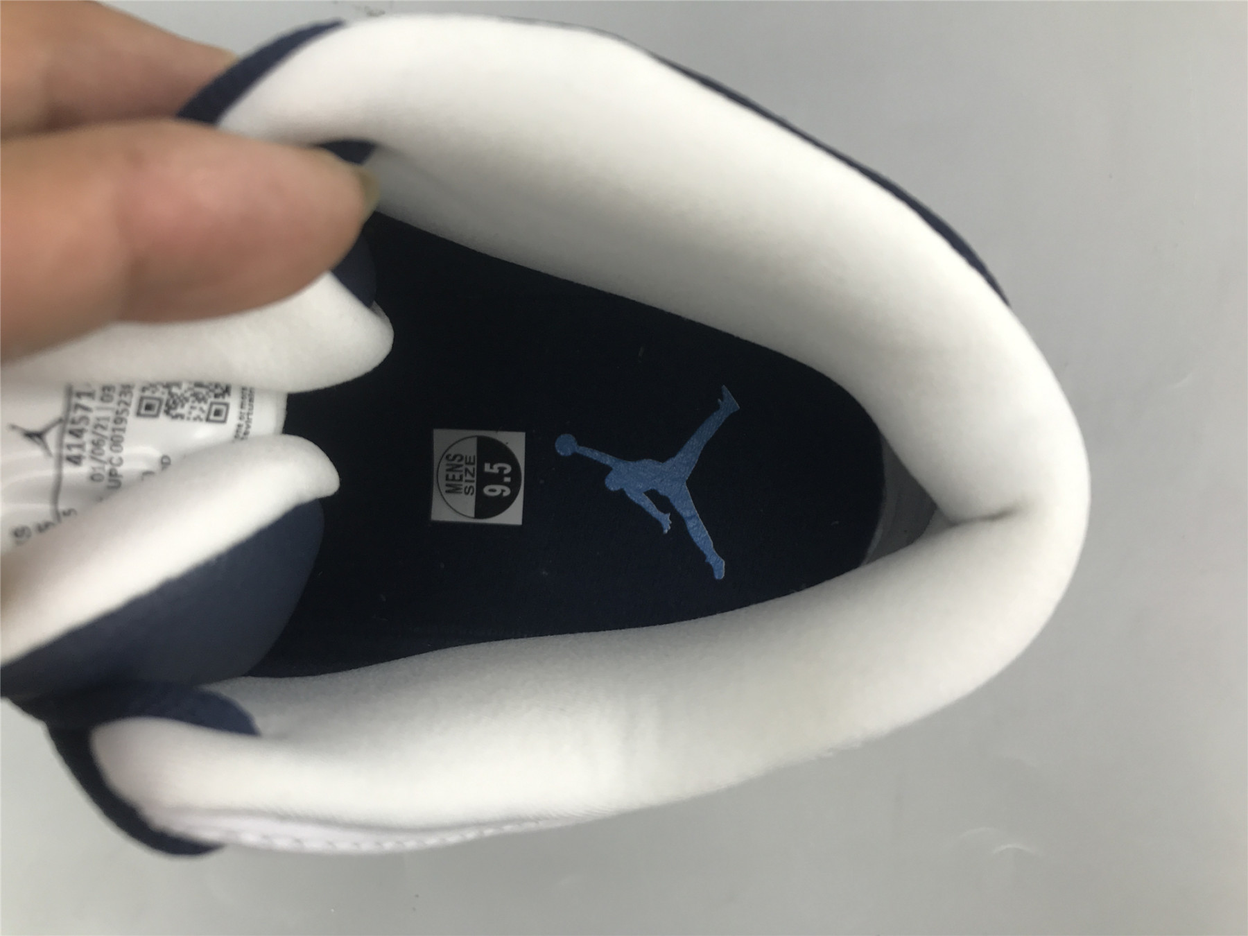 UA AIR JORDAN 13 RETRO 