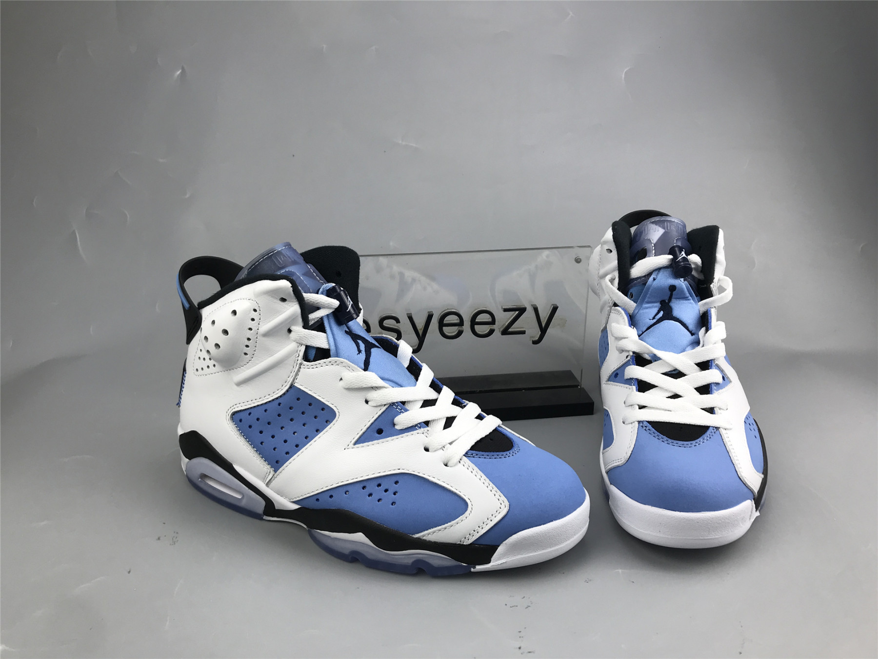 UA AIR JORDAN 6 RETRO 