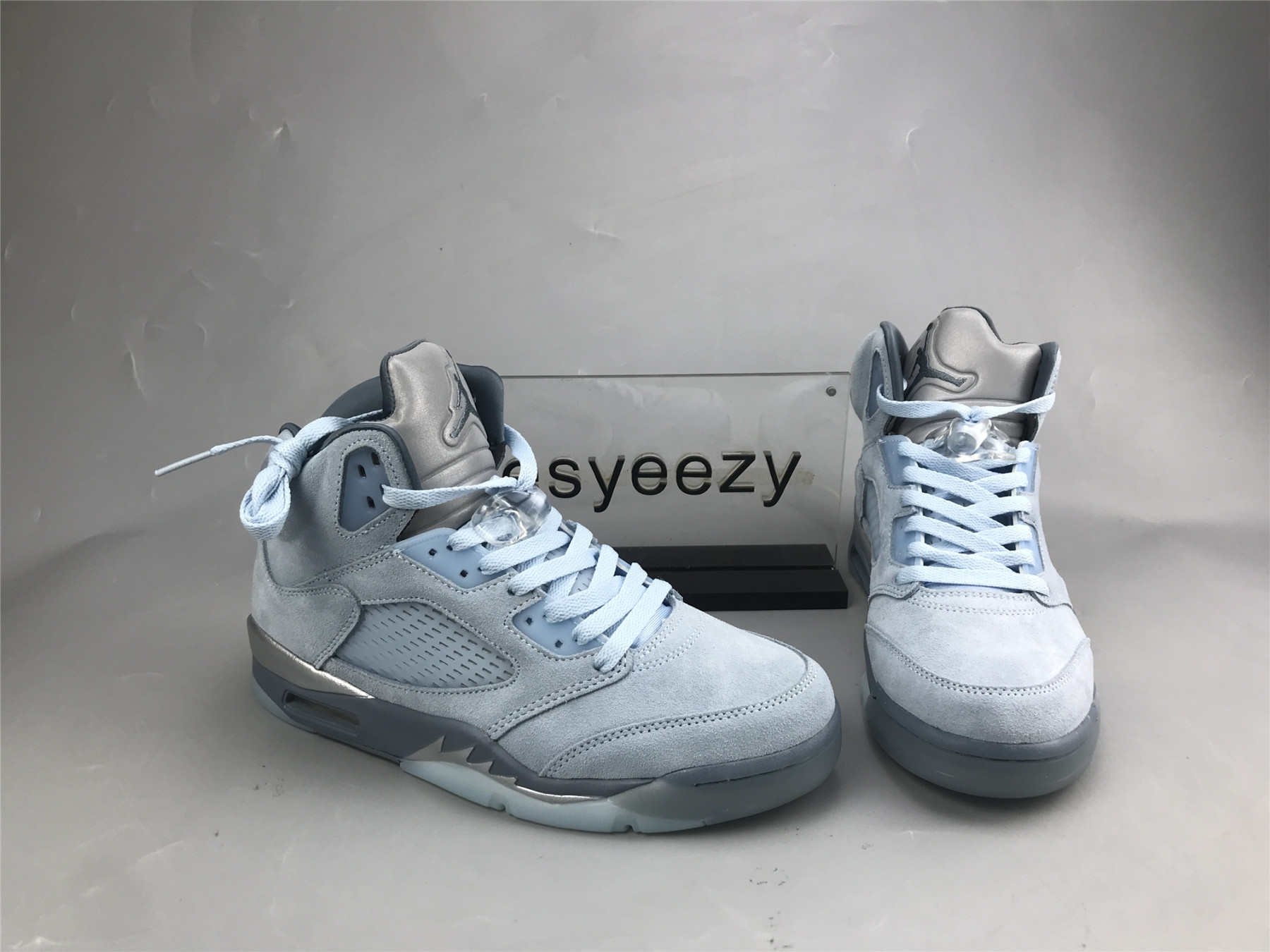 UA WMNS AIR JORDAN 5 RETRO 