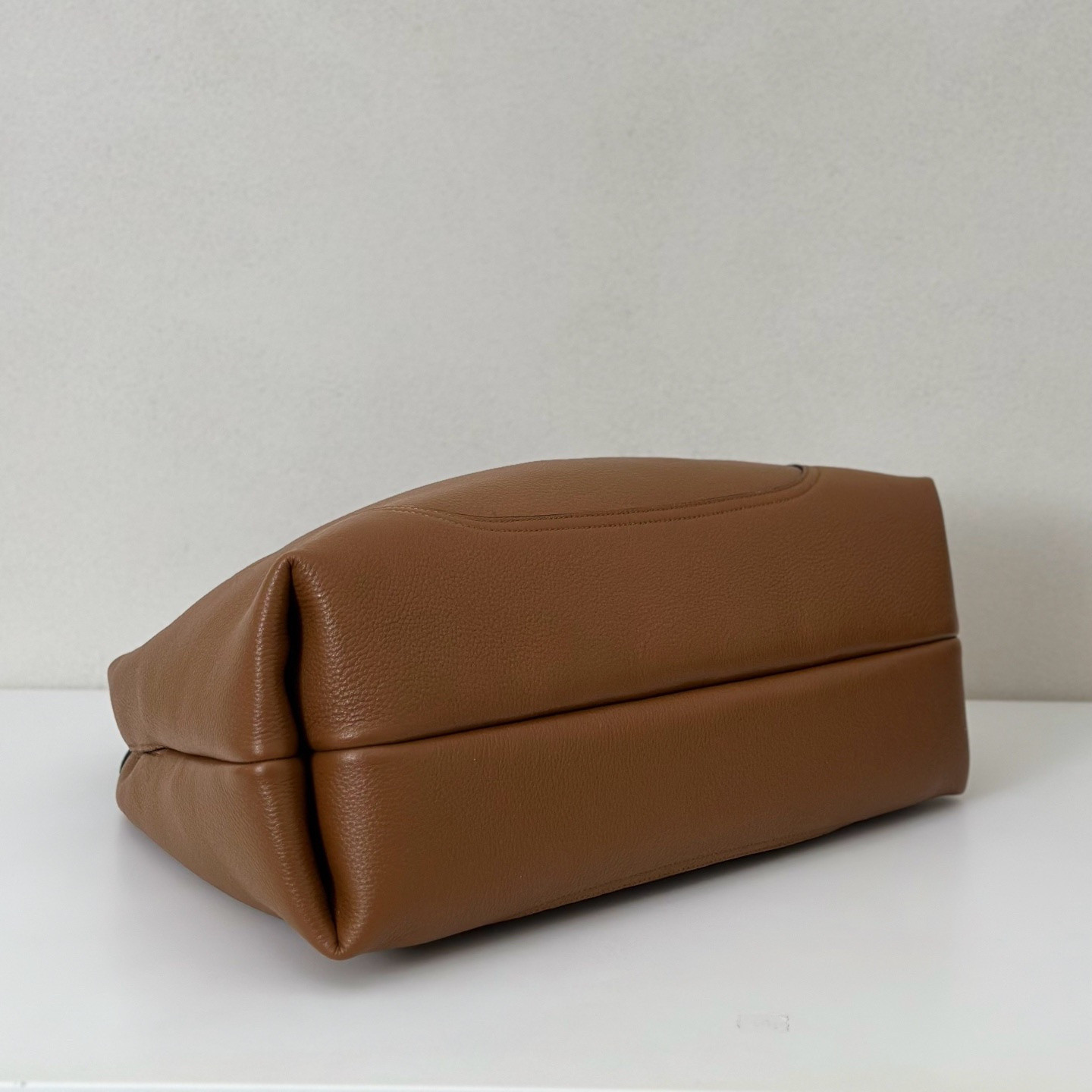 Gvc*1 Softbit Maxi Shoulder Bag Brown Leather 46x26x16cm