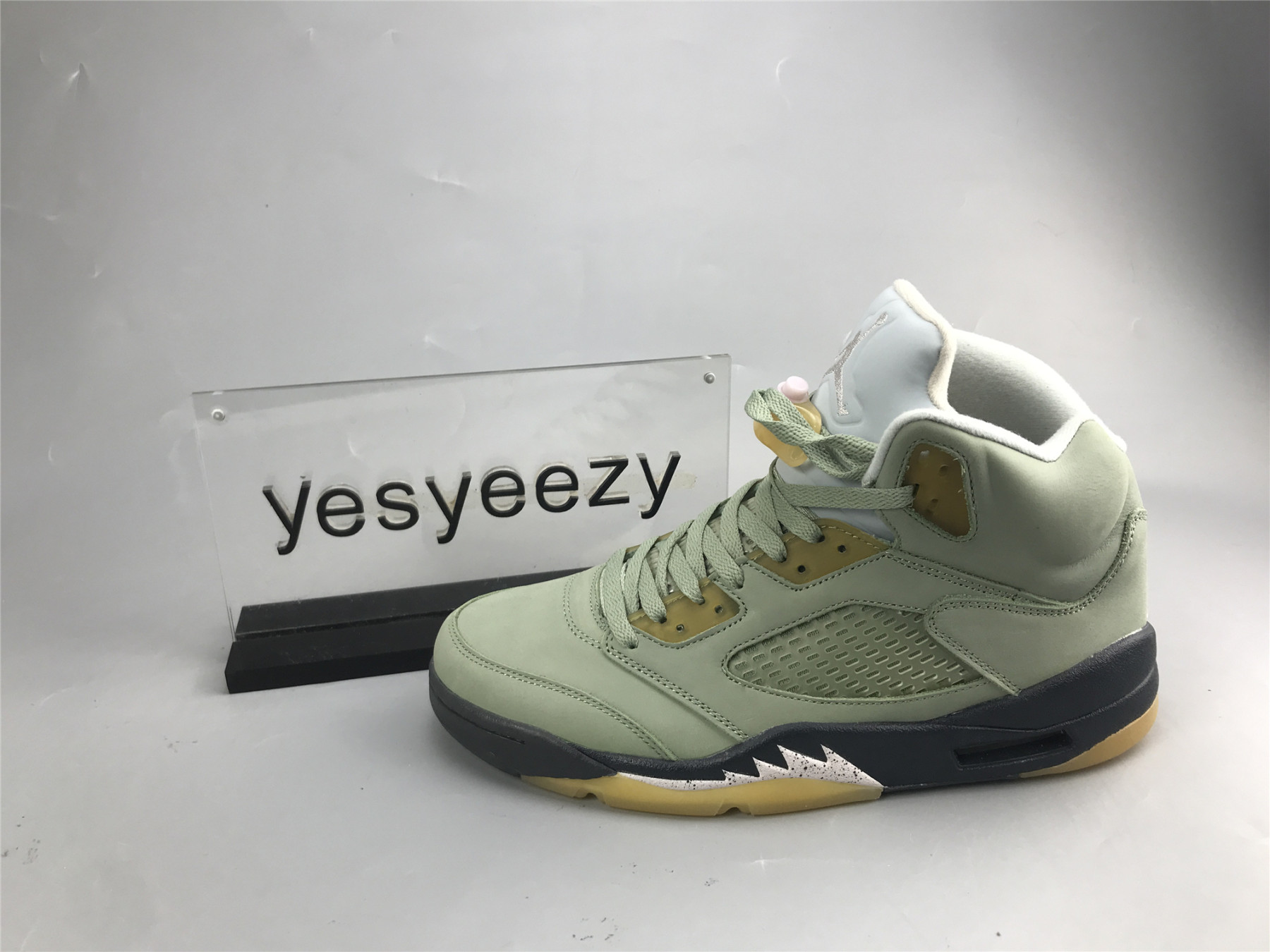 UA AIR JORDAN 5 RETRO 