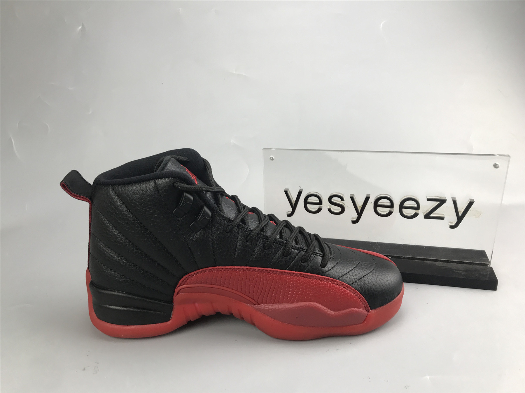 UA AIR JORDAN 12 RETRO 