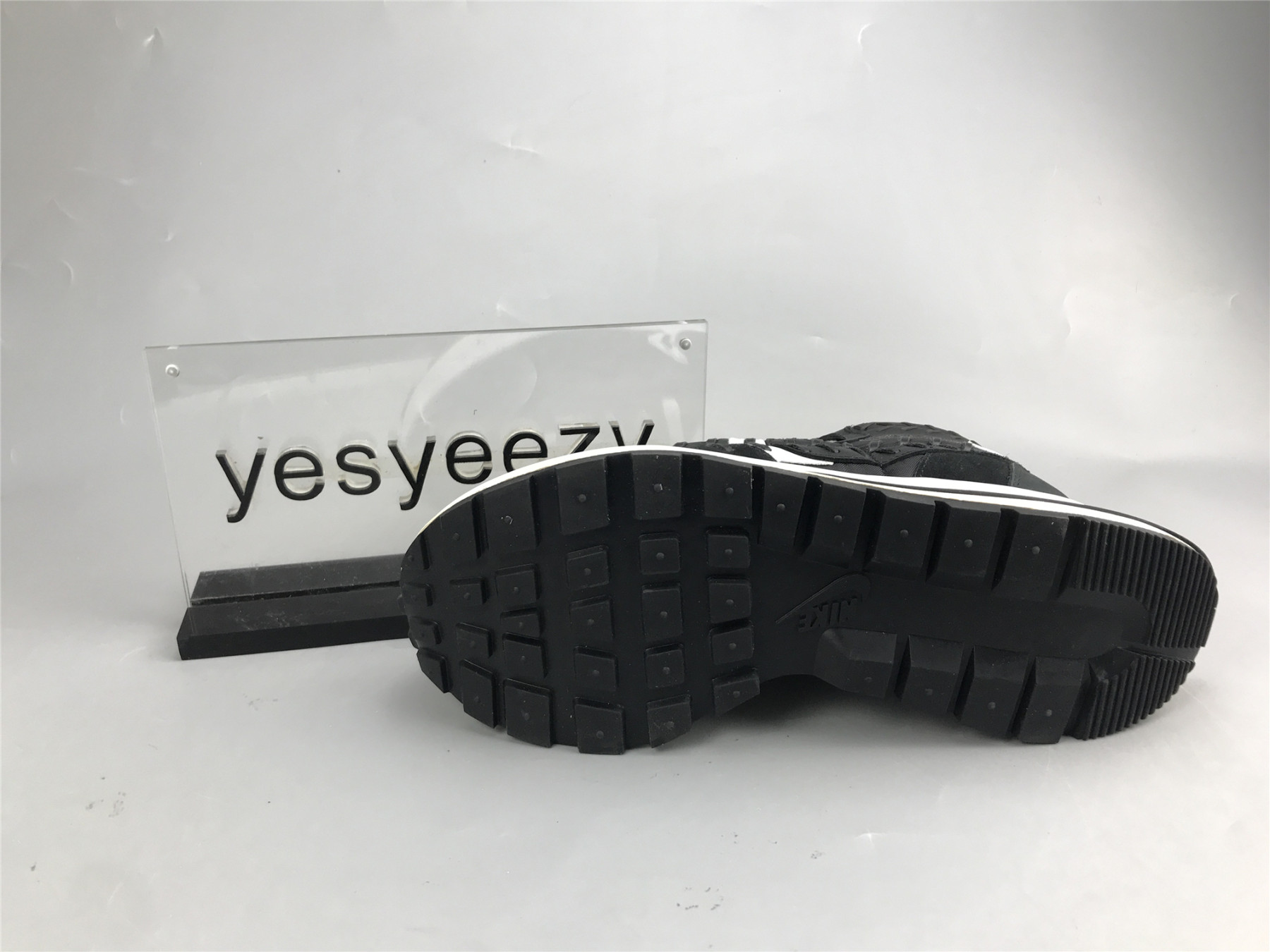 UA NIKE SACAI X JEAN PAUL GAULTIER X VAPORWAFFLE 