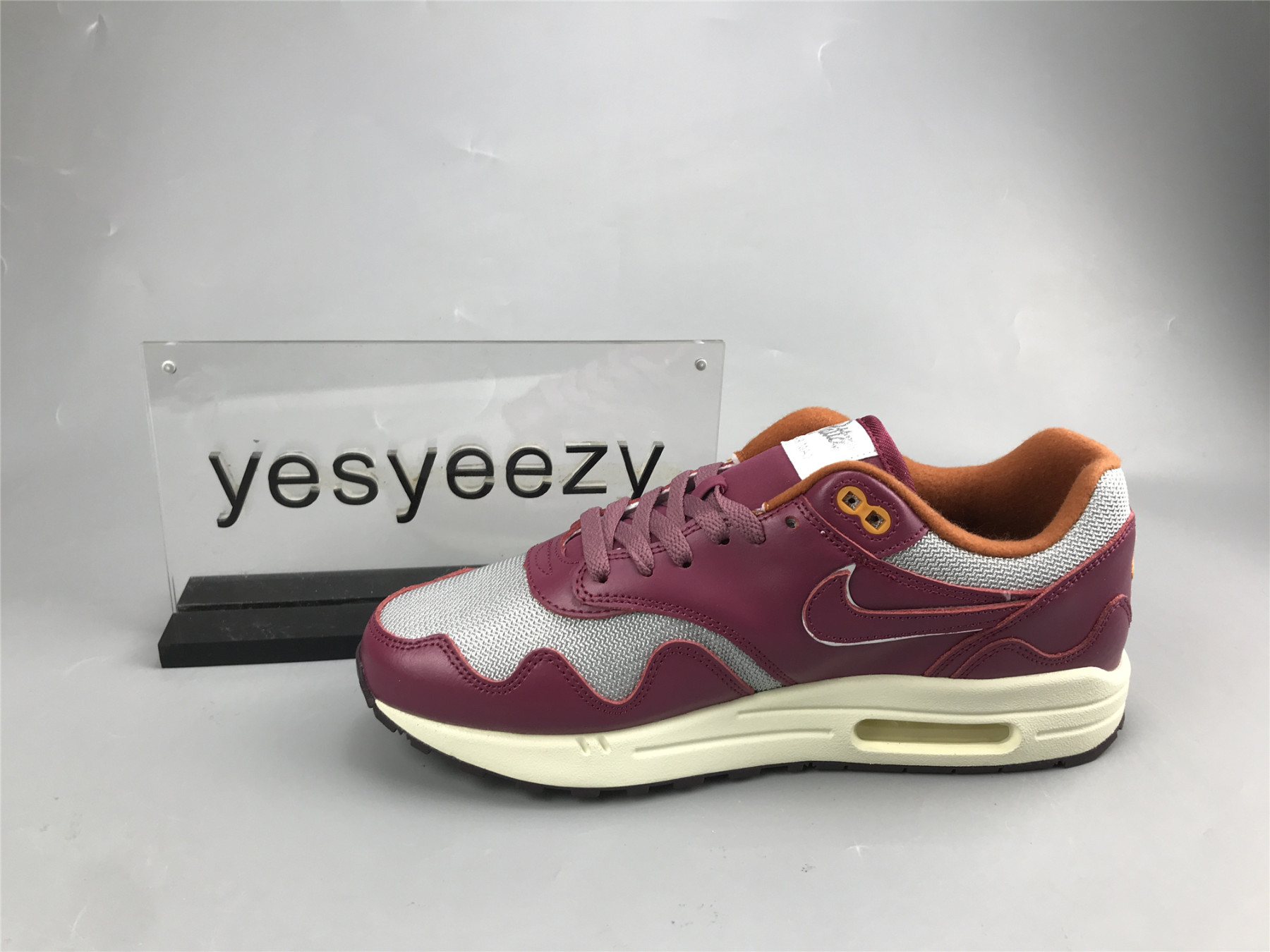 UA NIKE PATTA X AIR MAX 1 