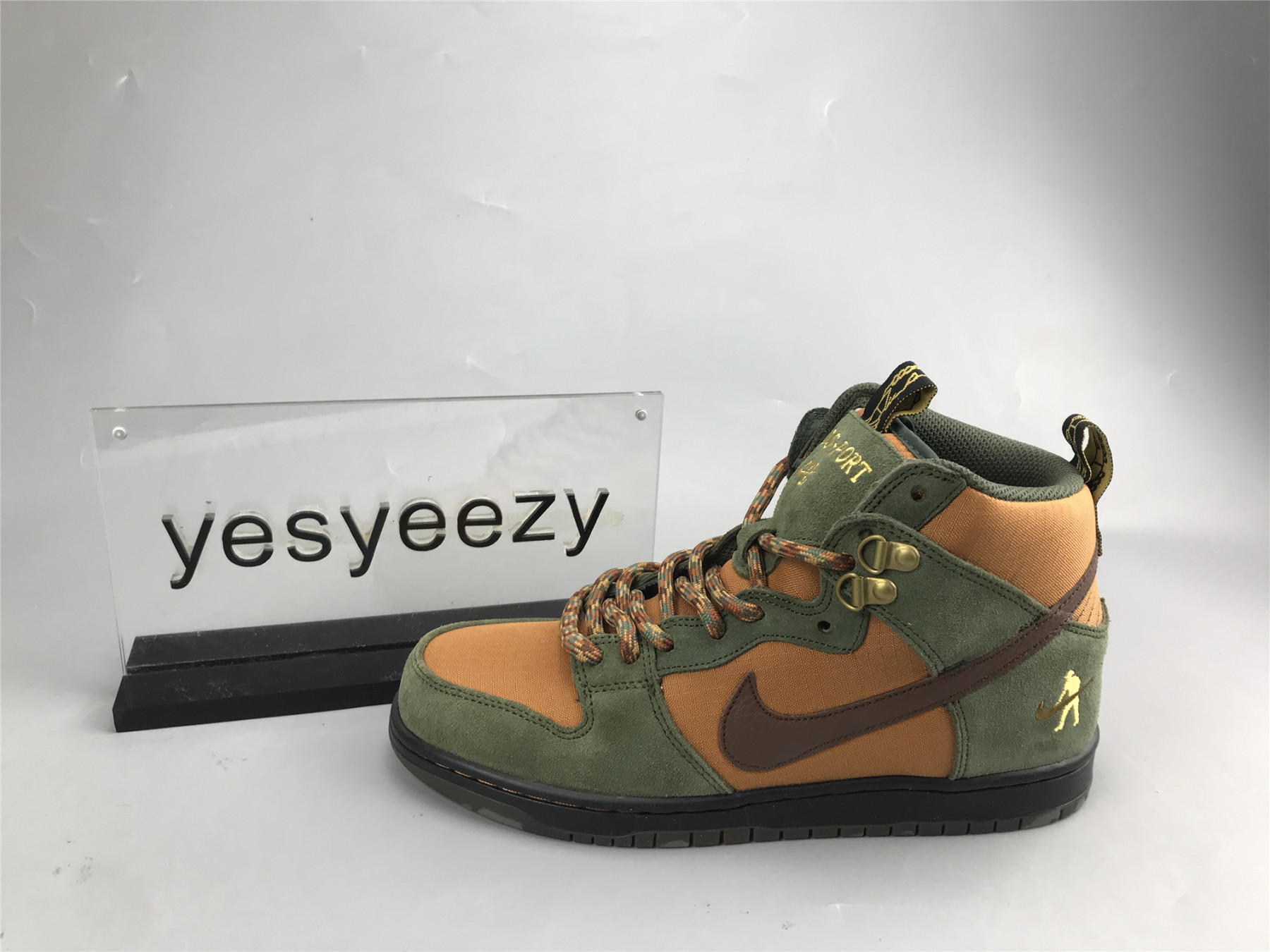UA PASS~PORT X NIKE SB DUNK HIGH â€œWORKBOOTâ€